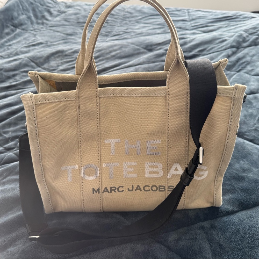 Marc Jacobs The Tote Bag Canvas Tote in Beige